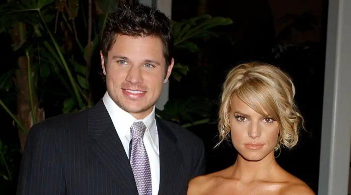 Inside Jessica Simpson surprise reunion with ex Nick Lachey mid-flight: Report