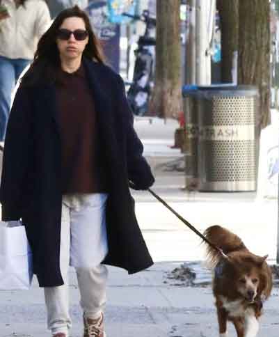 Aubrey Plaza called cheater by ex-husbands brother after pregnancy announcement