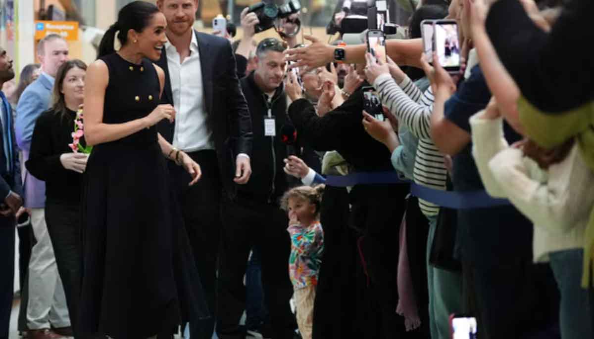 Meghan Markle wears her Welsh wedding band in Australia