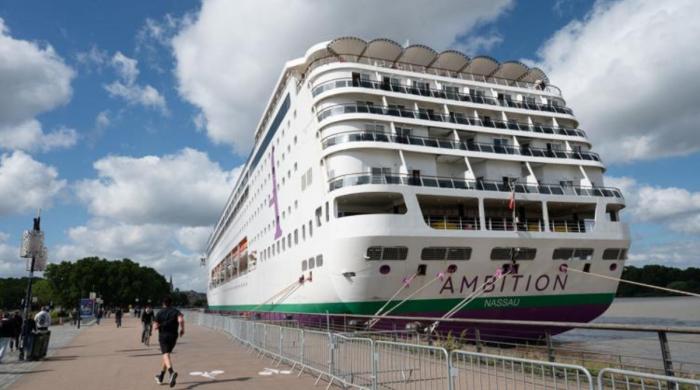 1,700 cruise ship passengers quarantined in France over suspected gastro outbreak