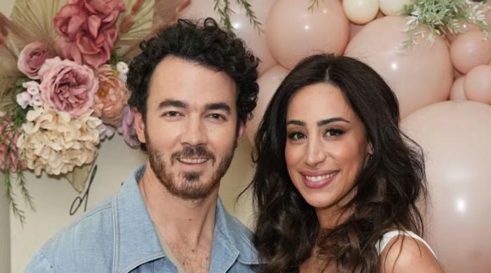 Kevin Jonas pays tribute to wife Danielle with 'Little Things'