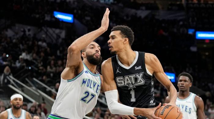 Minnesota Timberwolves suffer total collapse against San Antonio Spurs   