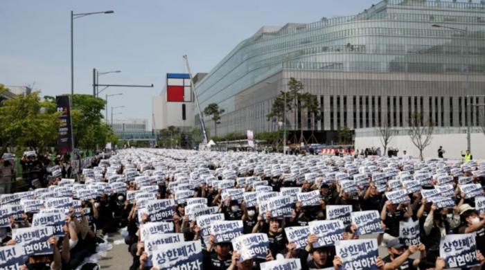 South Korea races to prevent Samsung strike amid economic fears