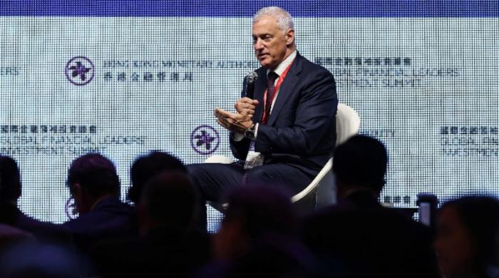 ‘A difficult boss’: StanChart CEO Winters issues major statement on Warsh’s new Fed role