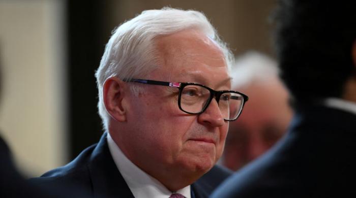 Russia offers to help resolve US-Iran war amid renewed diplomacy