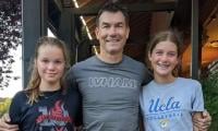 Jerry O'Connell teaches daughters valuable life lessons before big milestone