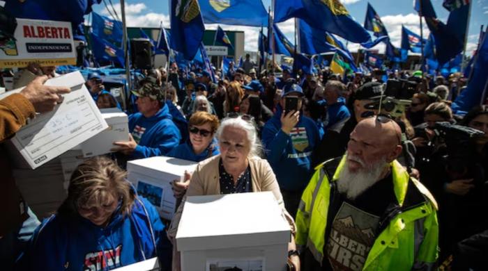 Alberta MLAs approve petition asking if province should remain in Canada