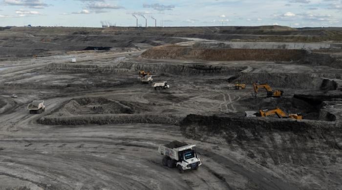 China coal mine explosion leaves eight dead and dozens trapped