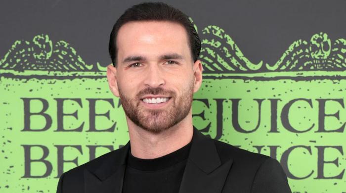 'Love Island' star Ronnie Vint puts end to years of hairline jokes with new look