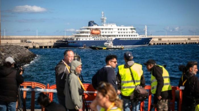 Spanish national tests positive for hantavirus after evacuating cruise ship