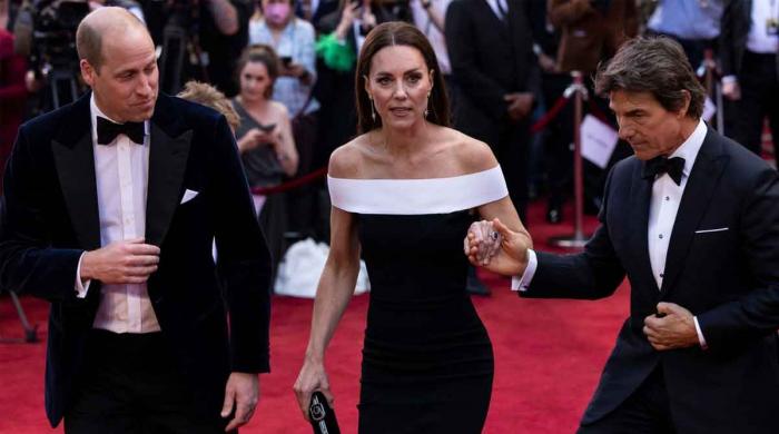 Fans reminisce about Prince William and Kate Middleton's encounter with Tom Cruise