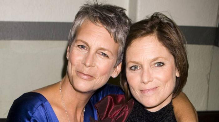 Jamie Lee Curtis heartbroken as she announces sister Kelly's death
