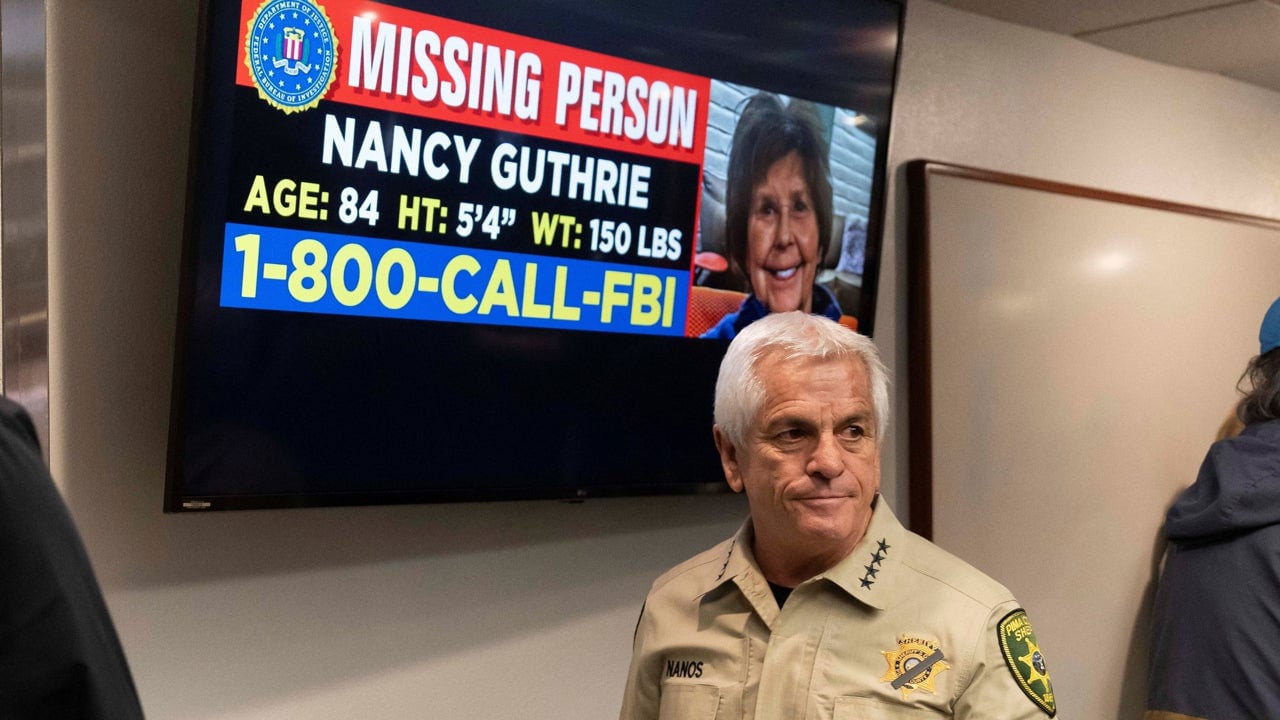 FBI veteran gets candid about Savannah Guthrie hiring private investigator