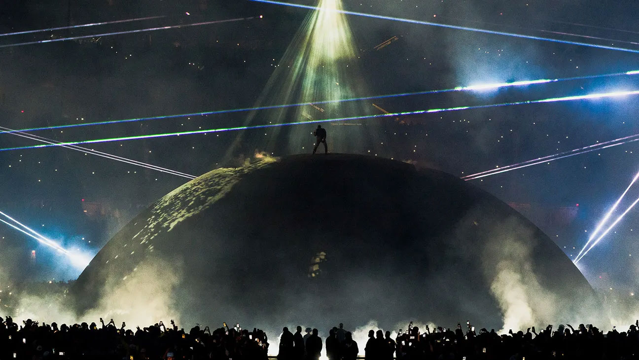 Kanye West hit with dramatic plea to make powerful statement before Netherlands concert