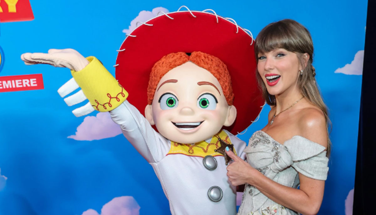 Travis Kelce makes surprise move on Taylor Swifts big night after skipping two key outings