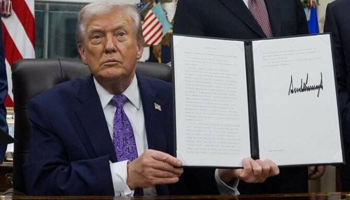 States press ahead with AI laws despite Trumps warning