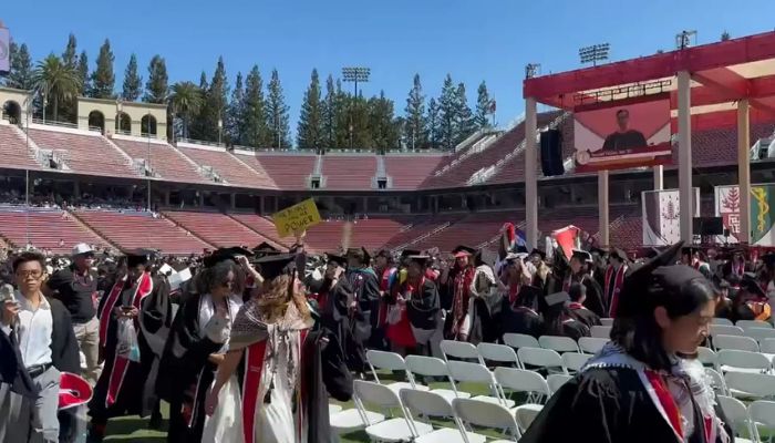 Stanford grads walk out on Google CEO Sundar Pichai