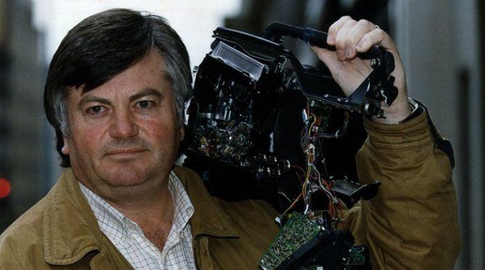 Roger Cook passes away at 83: Award-winning investigative journalist who pioneered TV doorstep interview