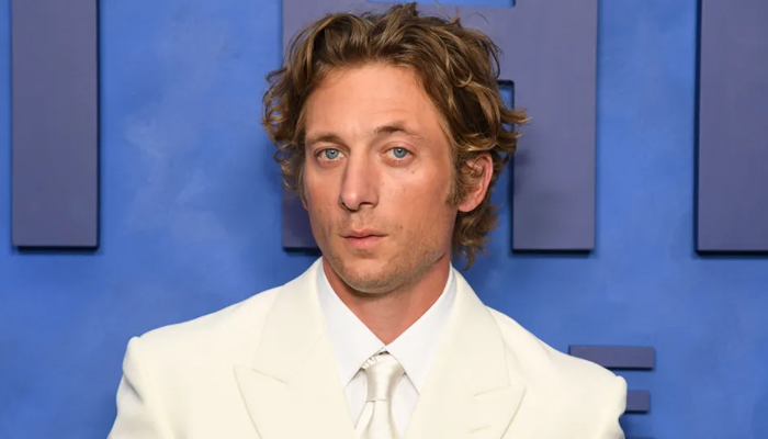 Jeremy Allen White supports social media ban for children