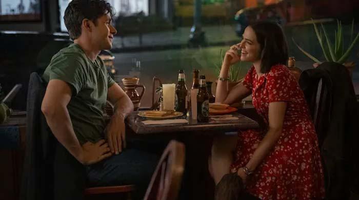 How Zoey Deutch and Nick Robinson spark romance in Netflix's 'Voicemails for Isabelle'