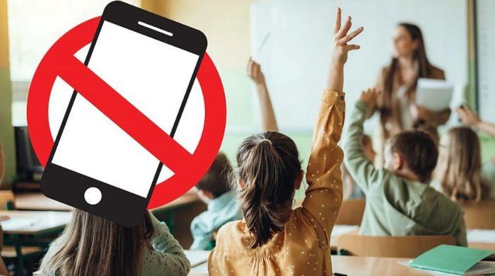 Czech Republic to ban mobile phones in schools by 2027