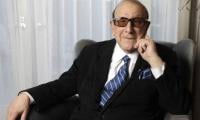 Clive Davis, Hit-making Executive, Dies At 94