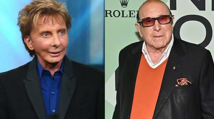 'Heartbroken' Barry Manilow breaks silence on starmaker Clive Davis' death