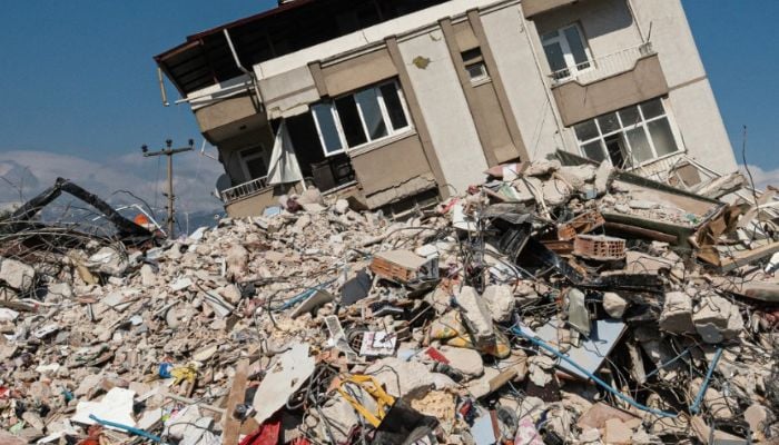 Venezuela death toll hits 590; Global aid mobilizes for earthquake survivors