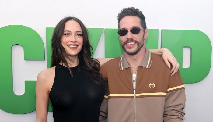 Elsie Hewitts post-baby glow makes fans pity Pete Davidson