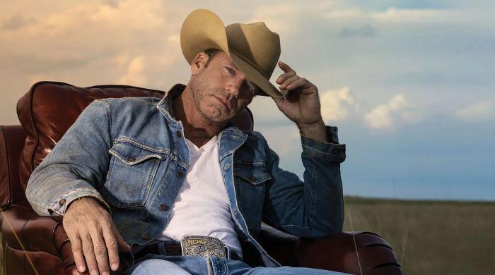 Taylor Sheridan blasts studio executives: 'I'm going to tell'