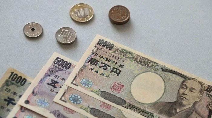 Japanese yen surges as traders brace for possible intervention 