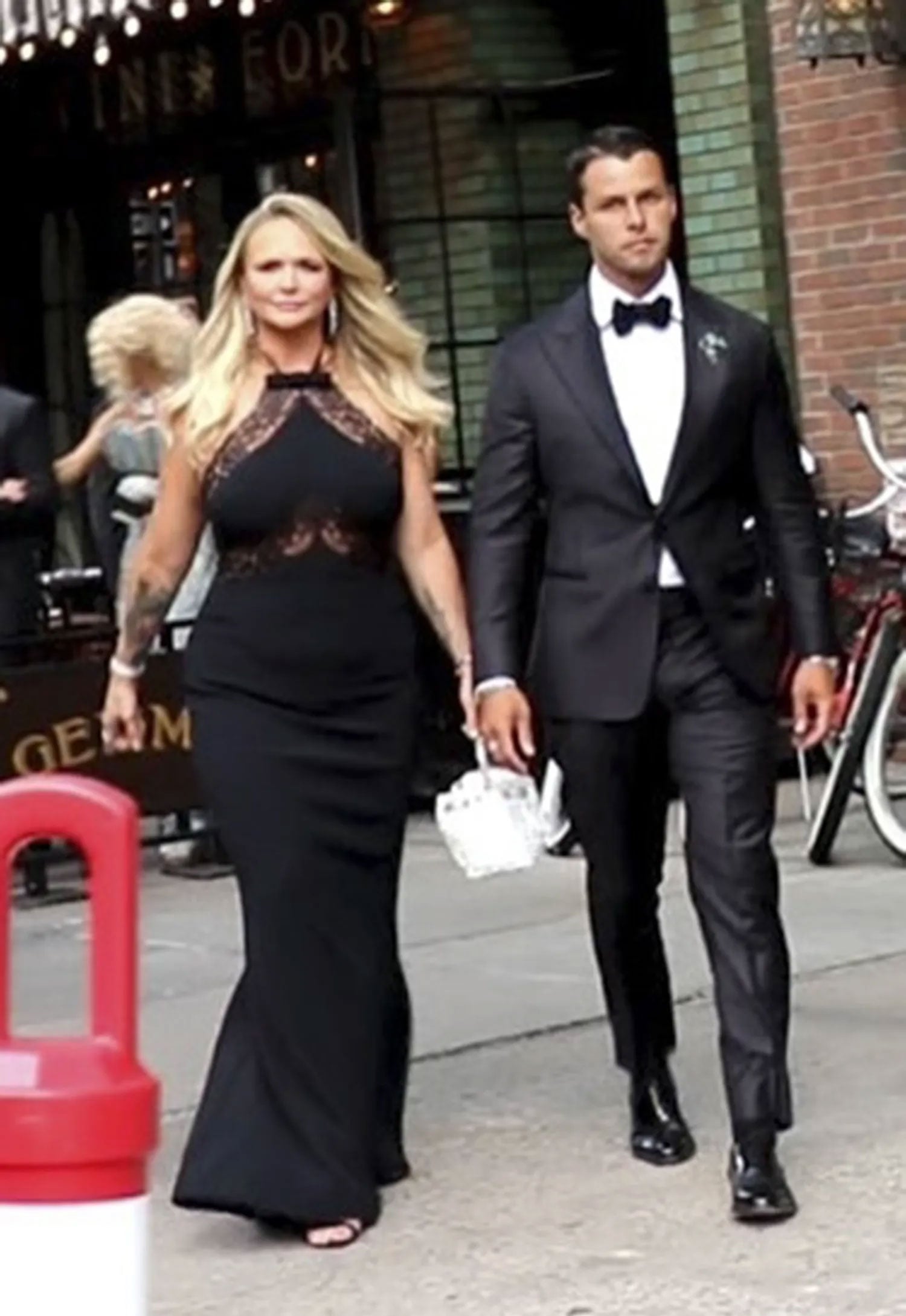 Miranda Lambert reveals van ride to Taylor Swift and Travis Kelces wedding