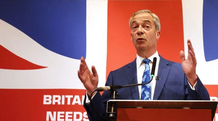 UK: Nigel Farage faces scrutiny over undisclosed funds linked to convicted criminal
