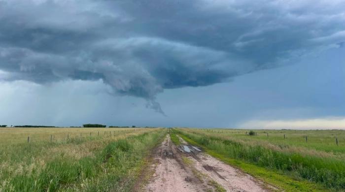 Tornado warnings force Saskatchewan residents into shelters as storms sweep region