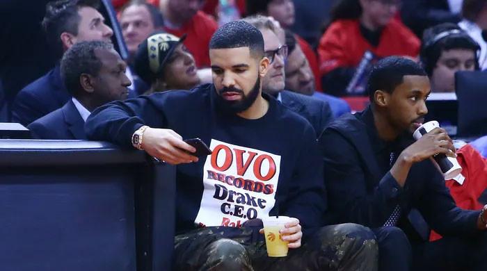 Drake breaks the internet with new photo dump