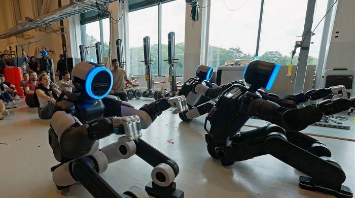  Watch: Boston Dynamics’ Atlas robots row Viking style to celebrate the 2026 World Cup
