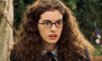 Why Disney Killed Off Anne Hathaway's On-screen Dad In 'The Princess Diaries'