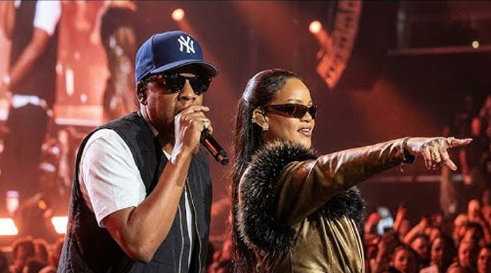 Rihanna delights fans with unexpected return to the stage with Jay-Z