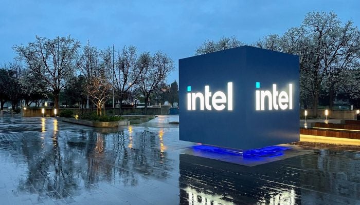 Intel deploys ASMLs high NA tool for Panther Lake chips