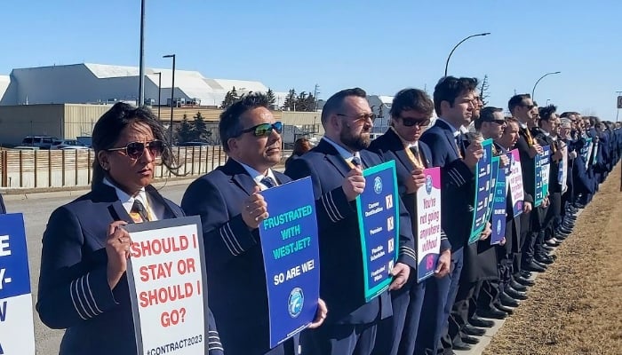 WestJet strike could disrupt August holiday travel after union vote