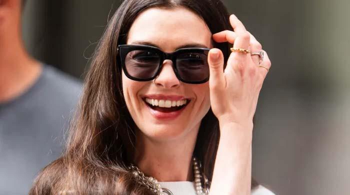 Pregnant Anne Hathaway receives adorable baby gift