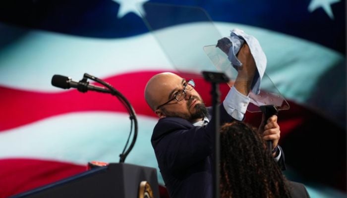 Trumps teleprompter operator made more than $100K betting on his speeches: Sources