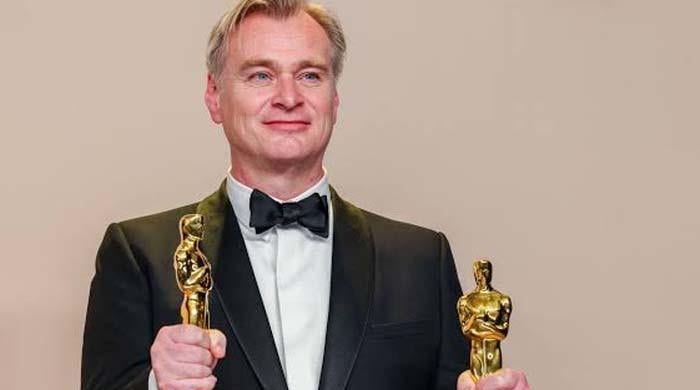 Christopher Nolan refuses to keep phone despite running Hollywood