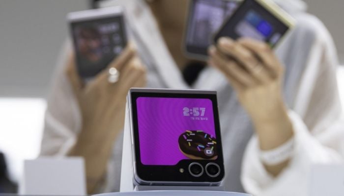 Pocket-sized AI-powered phones take center stage at China show
