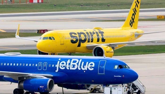JetBlue wins Spirit’s LaGuardia slots in $58 million bankruptcy auction