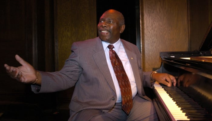 Canadian jazz icon Oliver Jones dies after long illness