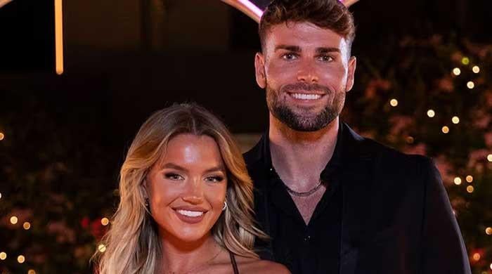 'Love Island' stars Molly Smith, Tom Clare exchange vows in Manchester