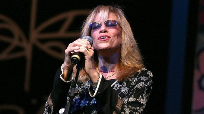 Carly Simon reveals quiet battle with Parkinson's and past cancer shock