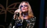 Carly Simon reveals quiet battle with Parkinson's and past cancer shock