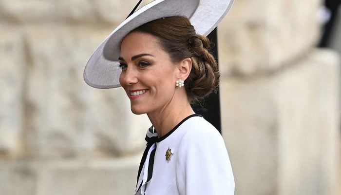 Princess Kate replaces another royal as Britains best dressed woman